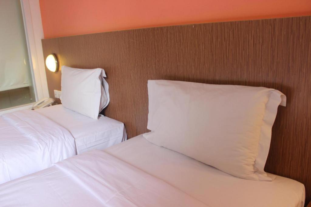 Pomelotel Patra Kuningan 3*