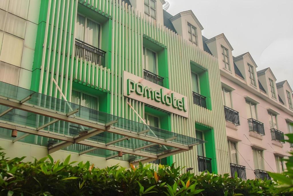 Pomelotel Patra Kuningan Hotel 3*