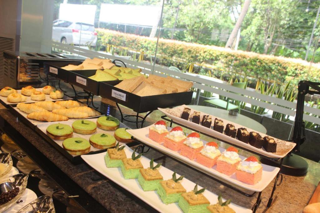 Pomelotel Patra Kuningan Hotel 3*