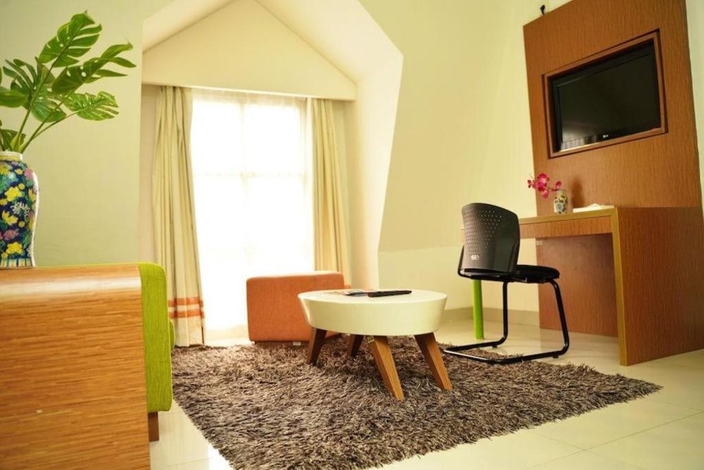 Hotel Pomelotel Patra Kuningan Jakarta